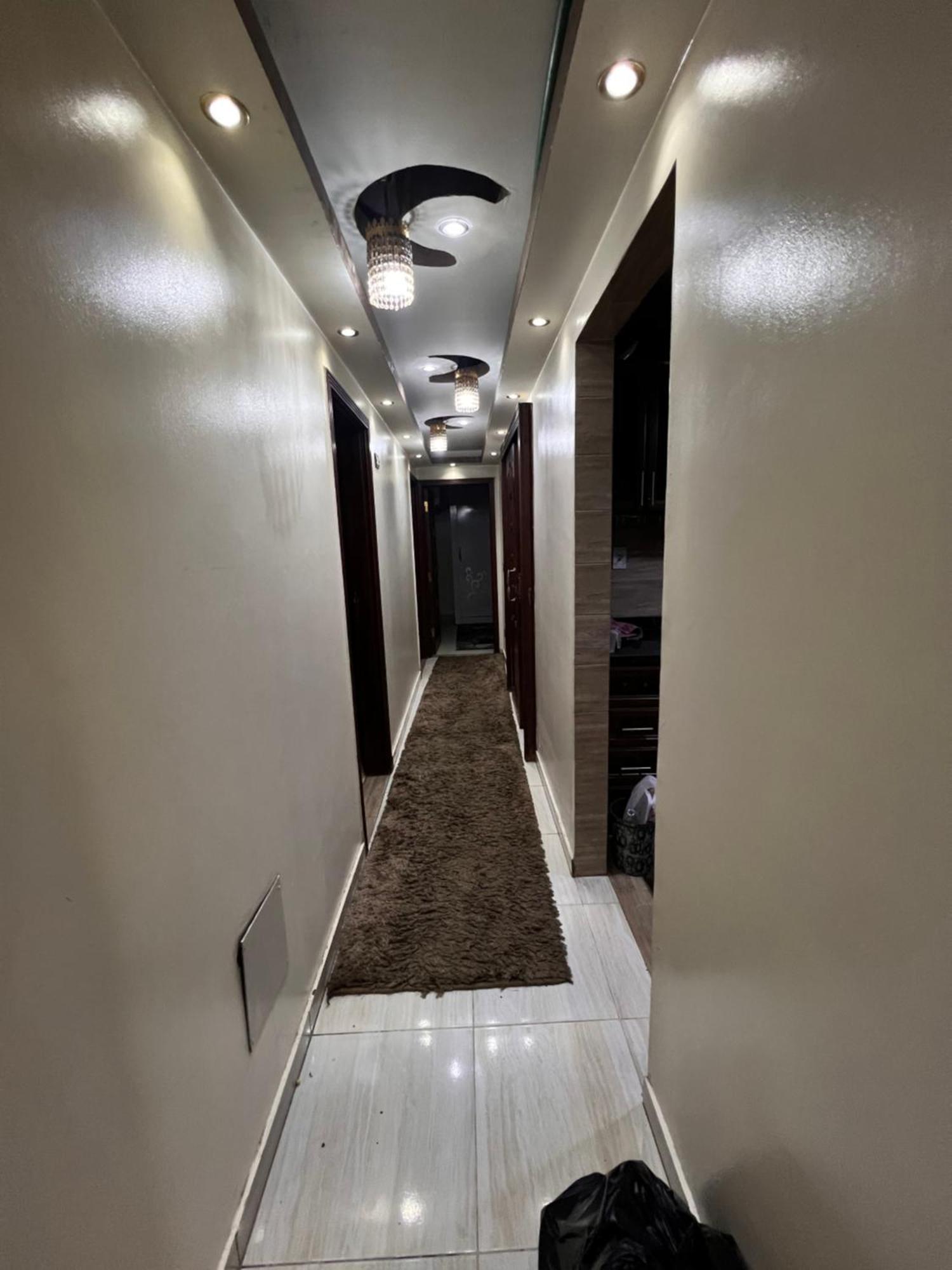 قريبة من مطار