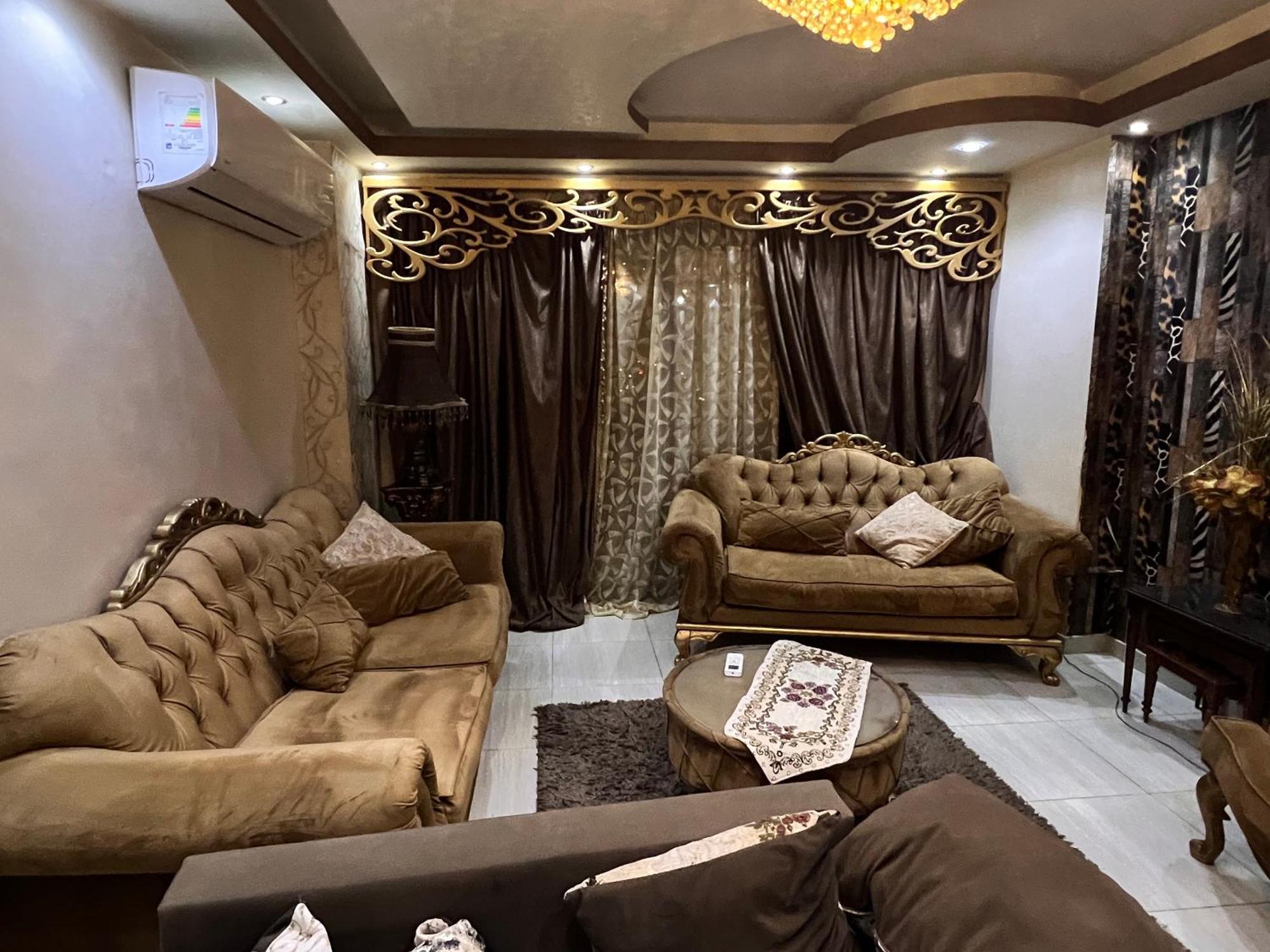 قريبة من مطار Cairo